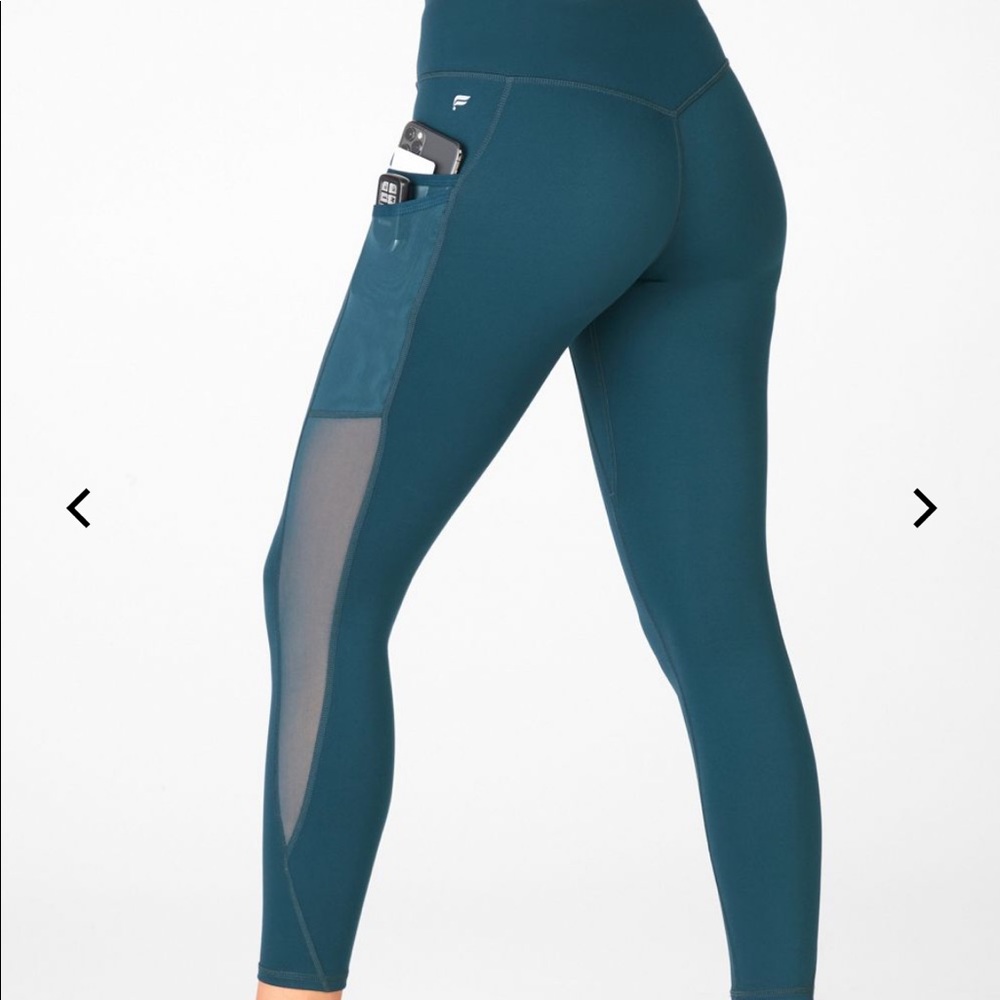 Trinity Mid rise pocket 7/8 leggings